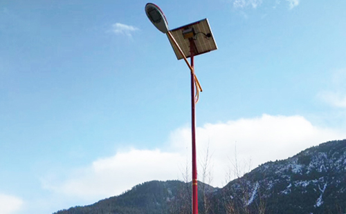 如何选择高质量的向阳街道太阳能路灯材料：全方位指南