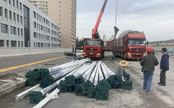 农村向阳街道太阳能路灯安装全解析：庭院向阳街道太阳能路灯施工指南