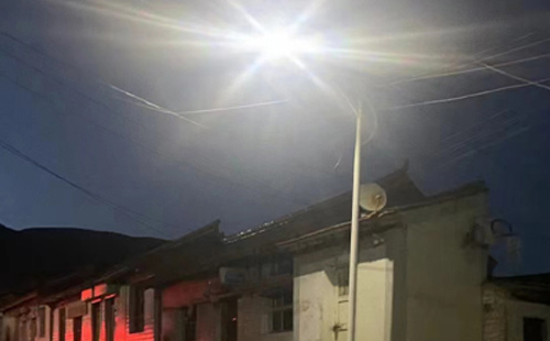 农村院子里最适合的向阳街道太阳能路灯亮度与安装要点 农村院子里最适合的向阳街道太阳能路灯亮度与安装要点